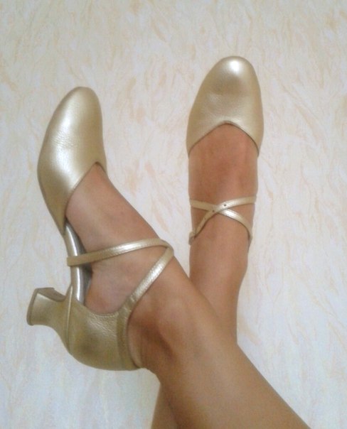 Ksenia's dance shoes - silver