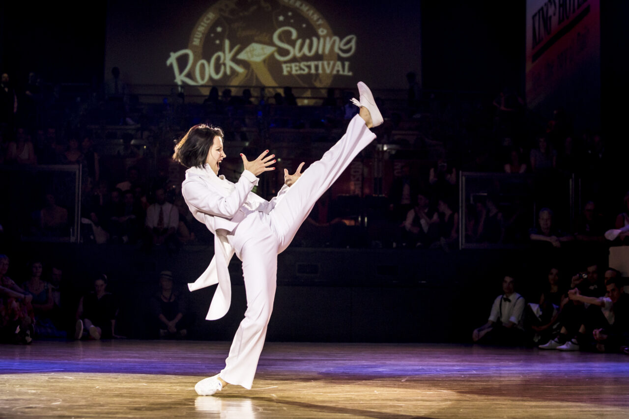Ksenia and the power of the look and the arms during her solo jazz performance at rock that swing festival
